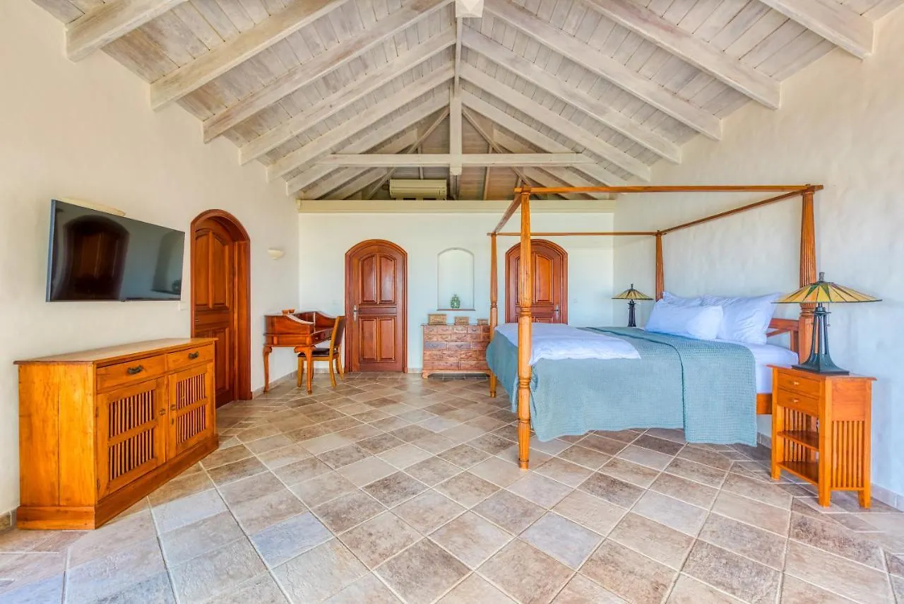 Villa Terre Azure Les Terres Basses 0*,